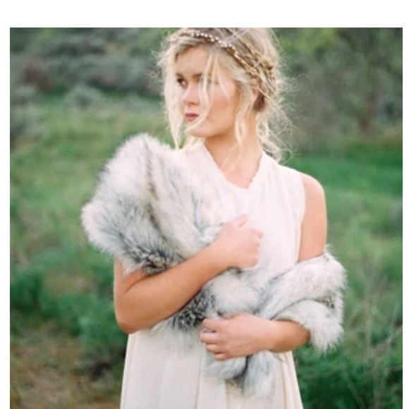 Accessories - Canadian faux fox fur bridal wrap . Gorgeous quality . Royal scout co. Sold out.